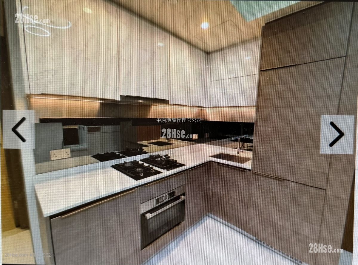 Aurora Sell 2 Bedrooms , 1 Bathroom 442 ft²