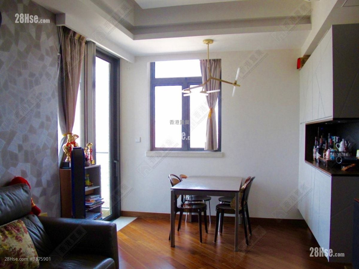 Ultima Rental 3 Bedrooms , 2 Bathrooms 994 ft²