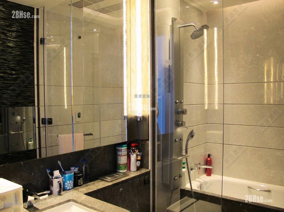 Ultima Rental 3 Bedrooms , 2 Bathrooms 994 ft²