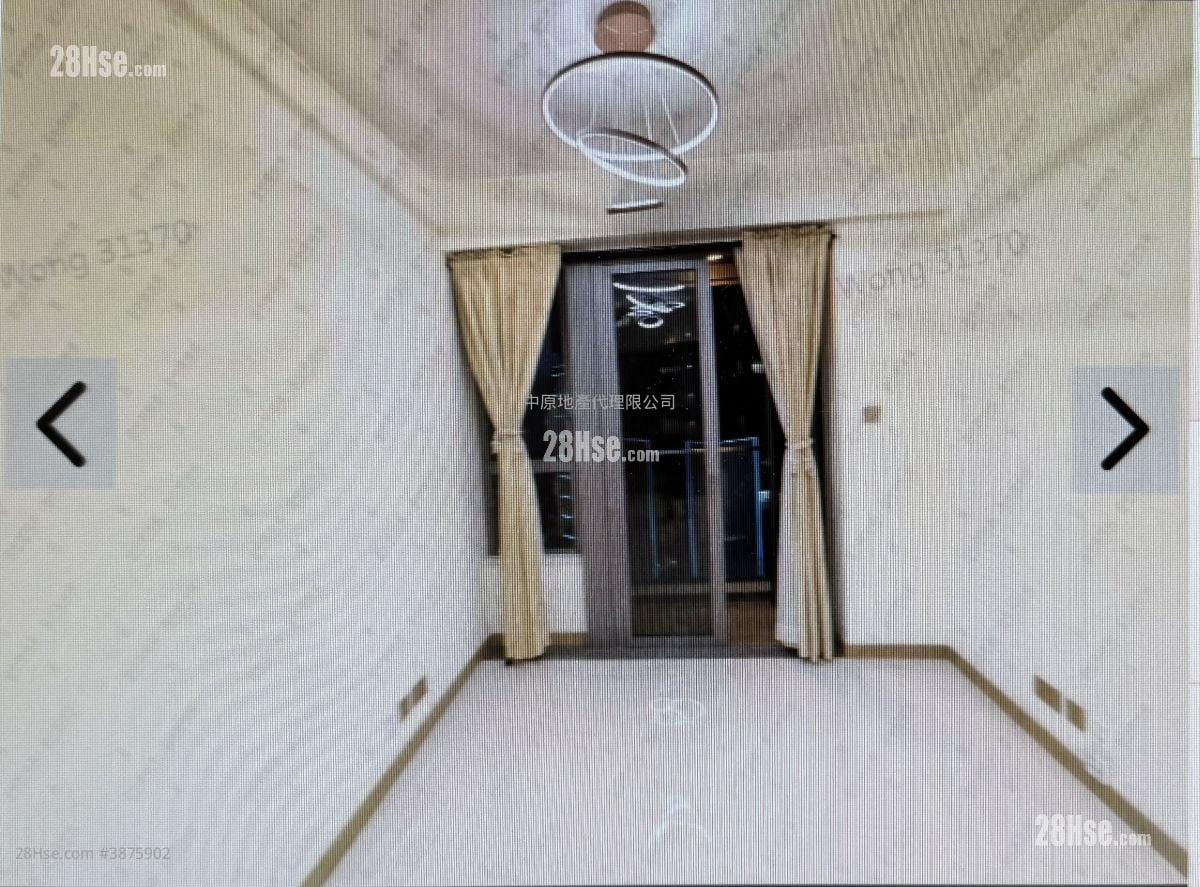 Aurora Sell 2 Bedrooms , 1 Bathroom 442 ft²