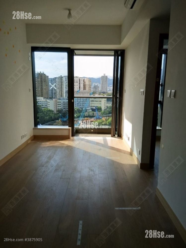 One Homantin Rental 3 Bedrooms , 1 Bathroom 561 ft²