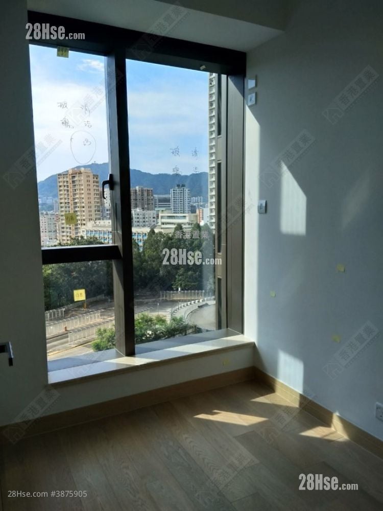One Homantin Rental 3 Bedrooms , 1 Bathroom 561 ft²