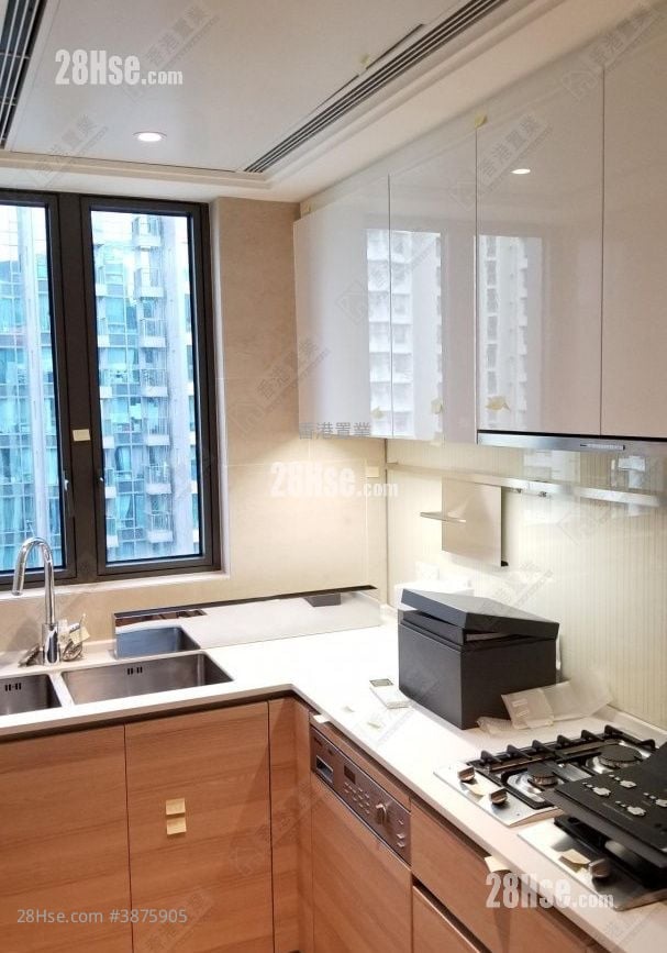 One Homantin Rental 3 Bedrooms , 1 Bathroom 561 ft²