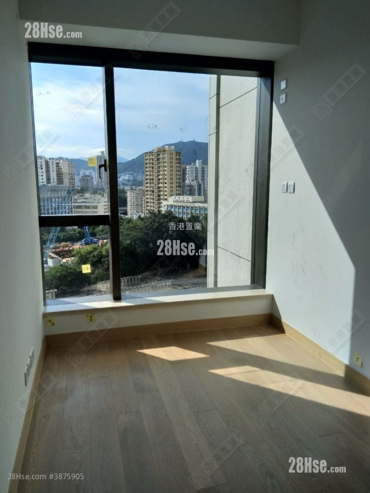 One Homantin Rental 3 Bedrooms , 1 Bathroom 561 ft²