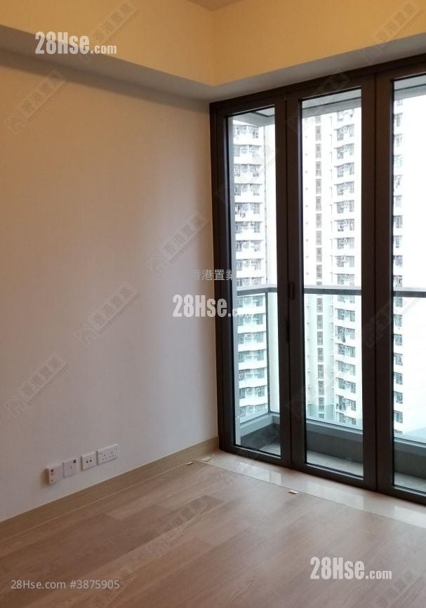 One Homantin Rental 3 Bedrooms , 1 Bathroom 561 ft²