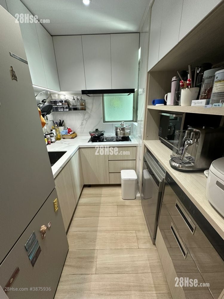 Park Central Sell 2 Bedrooms , 1 Bathroom 465 ft²