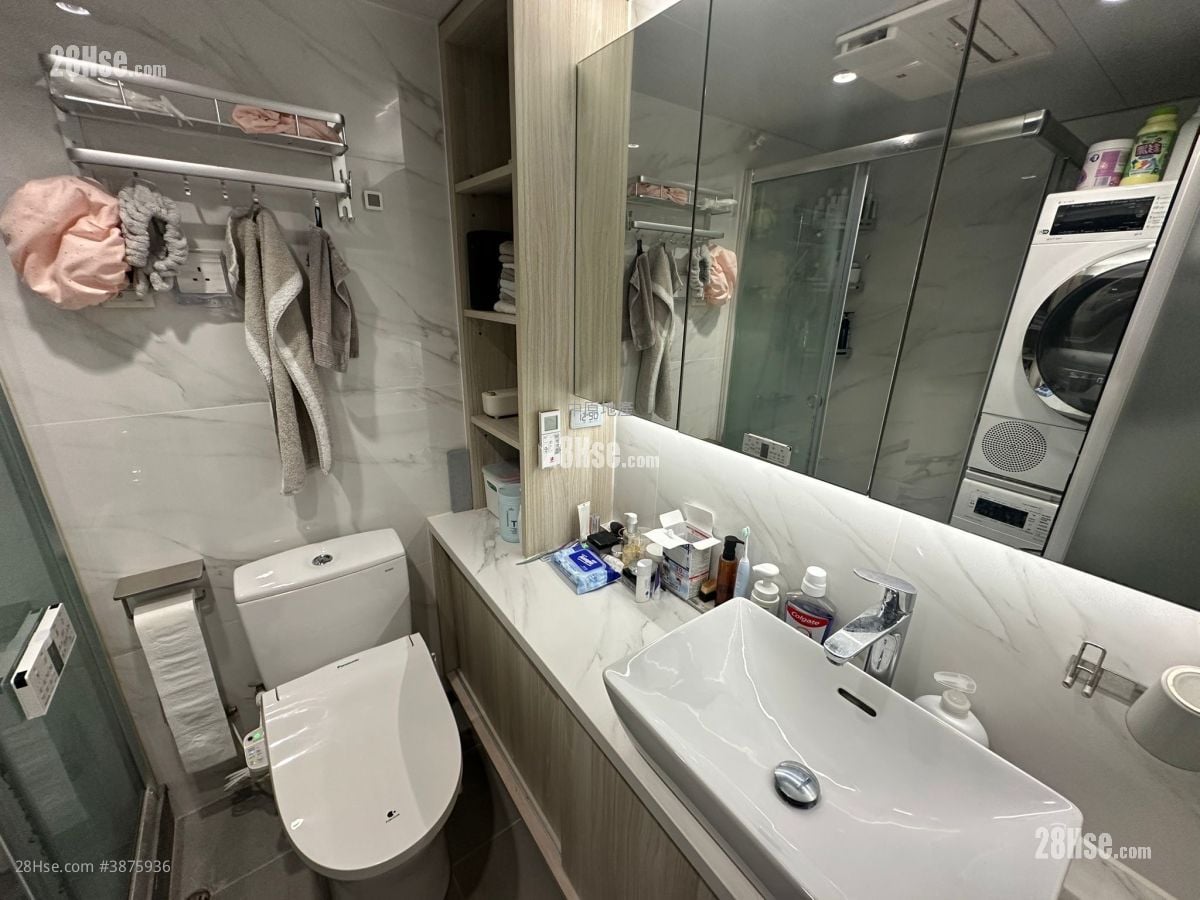 Park Central Sell 2 Bedrooms , 1 Bathroom 465 ft²
