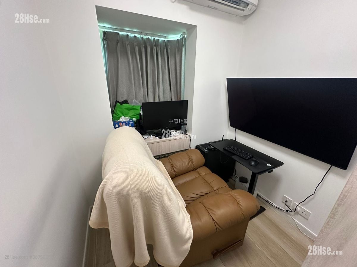 Park Central Sell 2 Bedrooms , 1 Bathroom 465 ft²