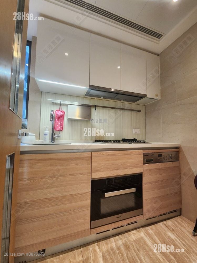 One Homantin Rental 2 Bedrooms , 1 Bathroom 518 ft²