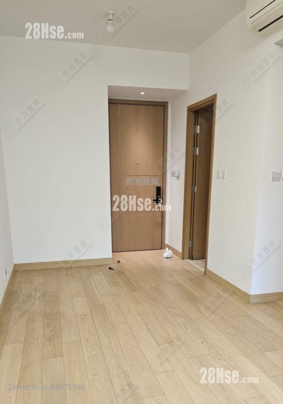 One Homantin Rental 2 Bedrooms , 1 Bathroom 518 ft²