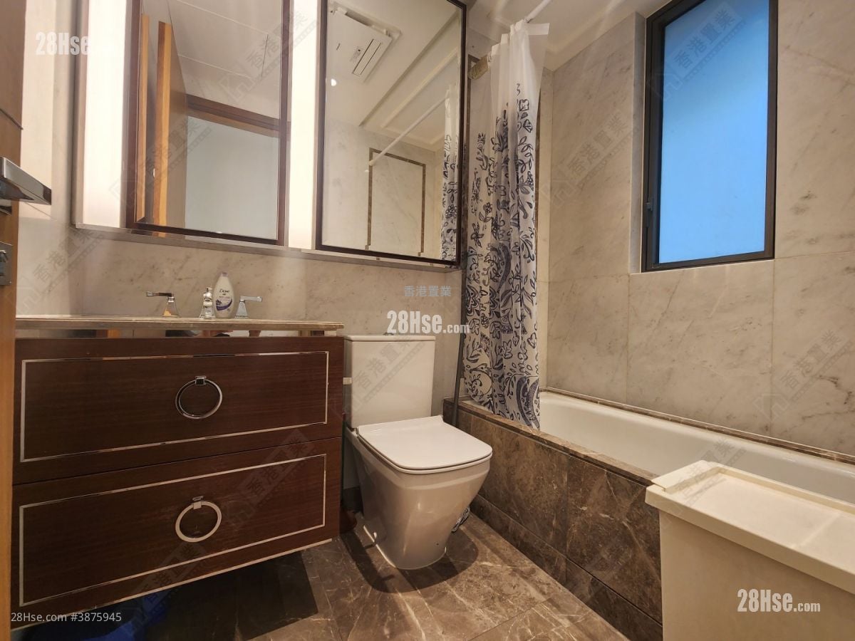 One Homantin Rental 2 Bedrooms , 1 Bathroom 518 ft²