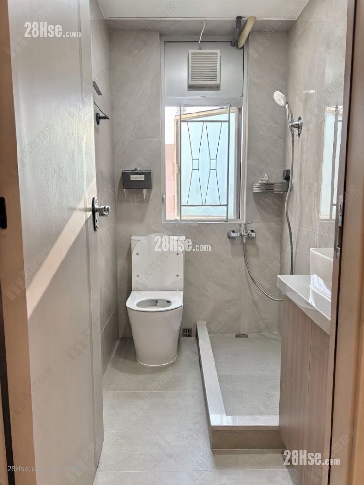 Cheong Yu Building Rental 2 Bedrooms , 1 Bathroom 368 ft²