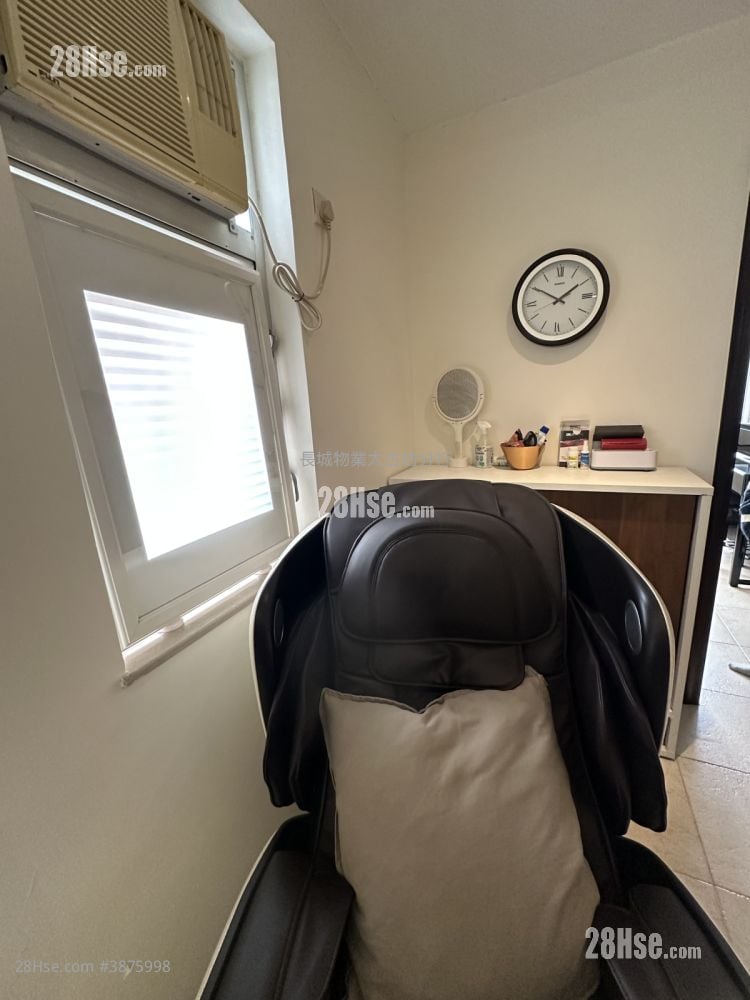 Hoi Kwong Court Rental 3 Bedrooms , 1 Bathroom 639 ft²