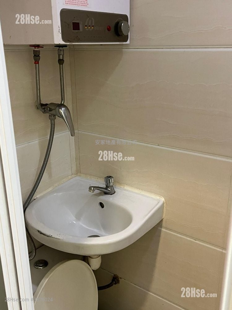 Chung Ying Building Rental 1 Bedroom , 1 Bathroom 160 ft²