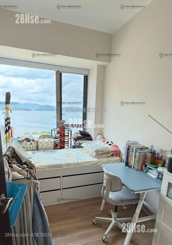 Mayfair By The Sea Rental 4 Bedrooms , 2 Bathrooms 1,228 ft²