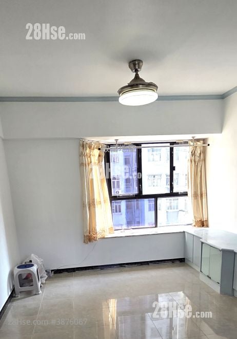 Tak Tai Court Sell 2 Bedrooms , 1 Bathroom 362 ft²