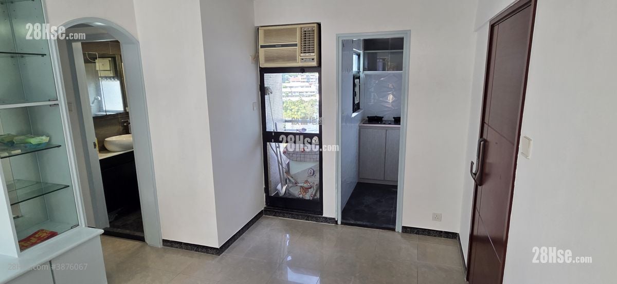 Tak Tai Court Sell 2 Bedrooms , 1 Bathroom 362 ft²