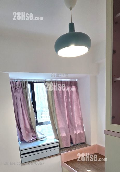 Tak Tai Court Sell 2 Bedrooms , 1 Bathroom 362 ft²