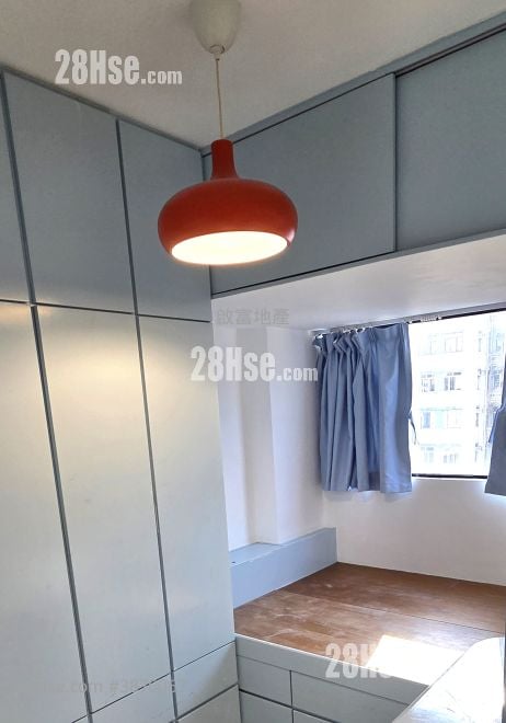 Tak Tai Court Sell 2 Bedrooms , 1 Bathroom 362 ft²