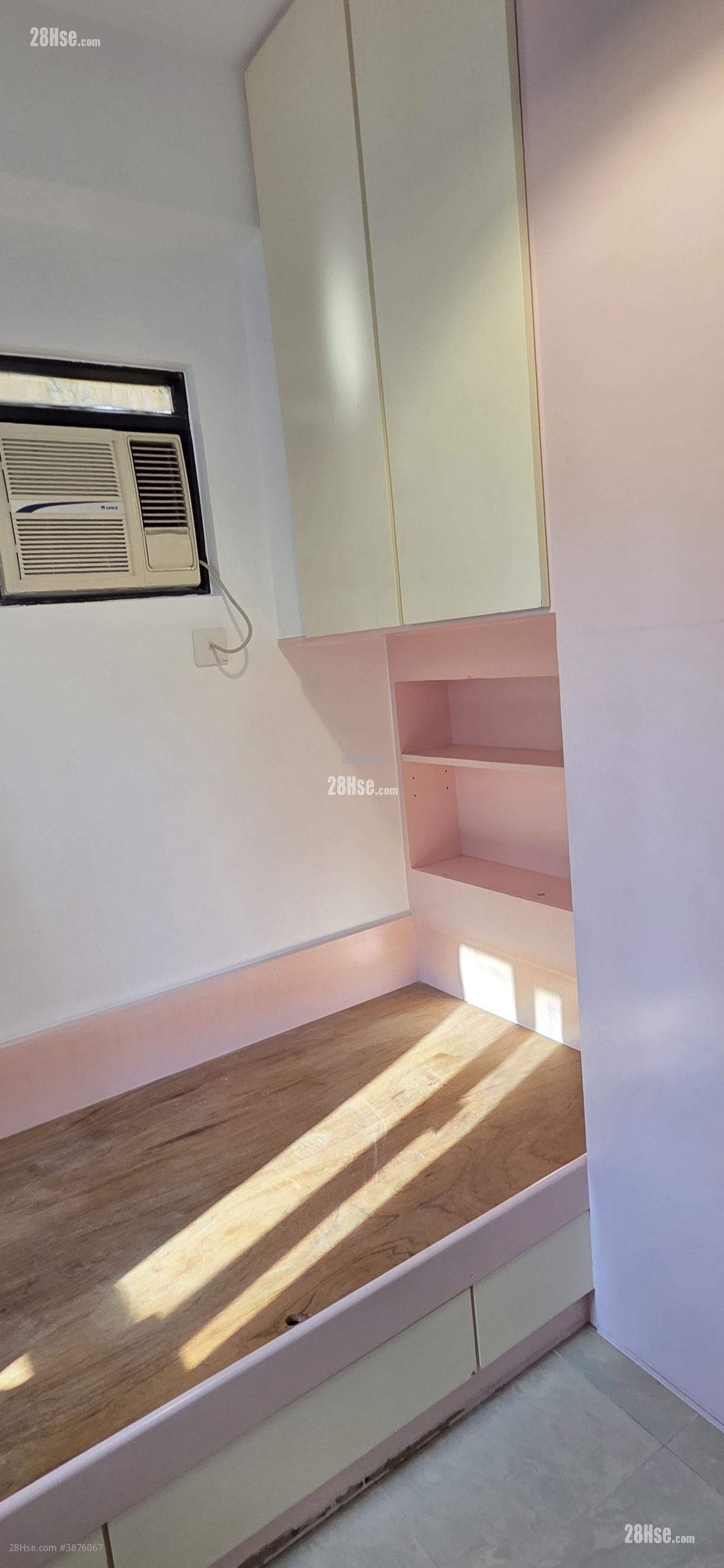 Tak Tai Court Sell 2 Bedrooms , 1 Bathroom 362 ft²