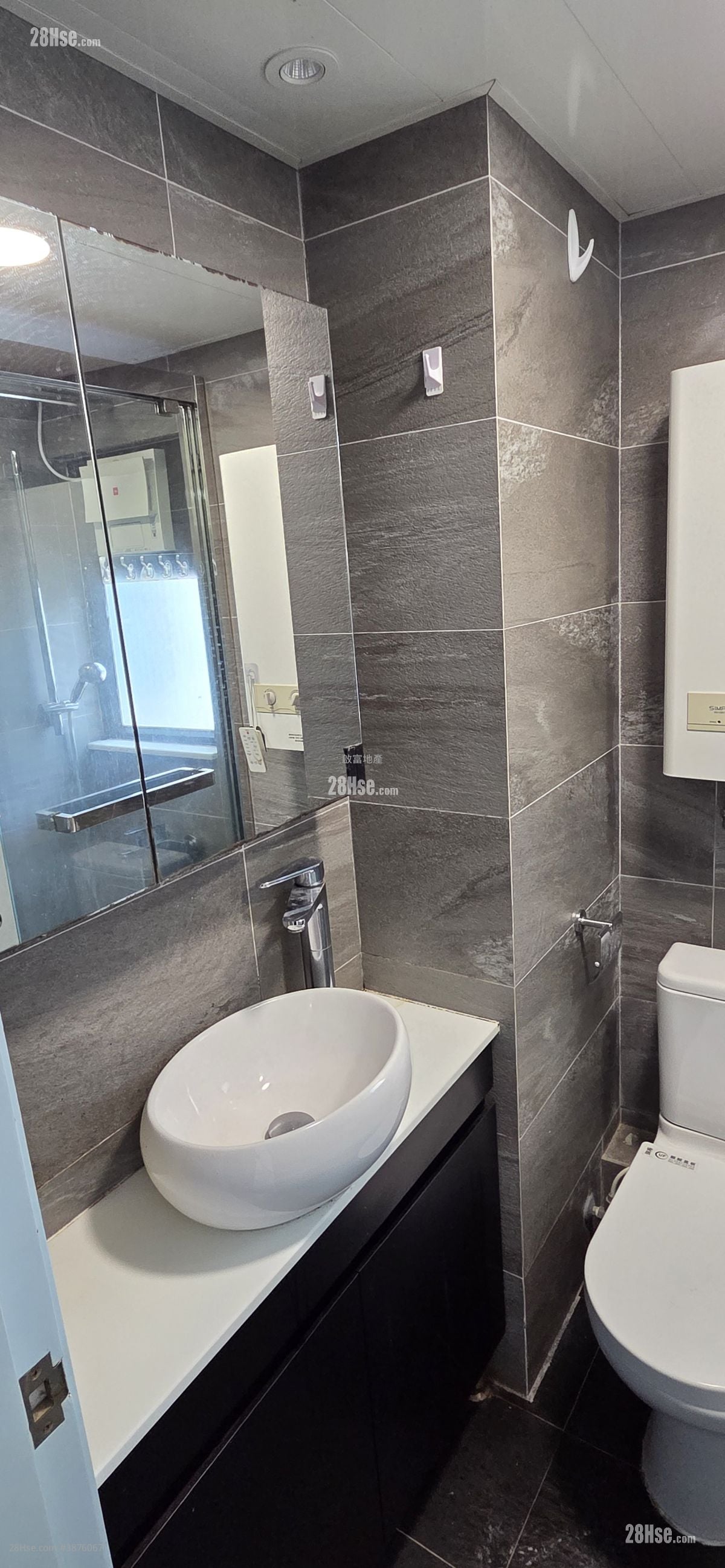 Tak Tai Court Sell 2 Bedrooms , 1 Bathroom 362 ft²