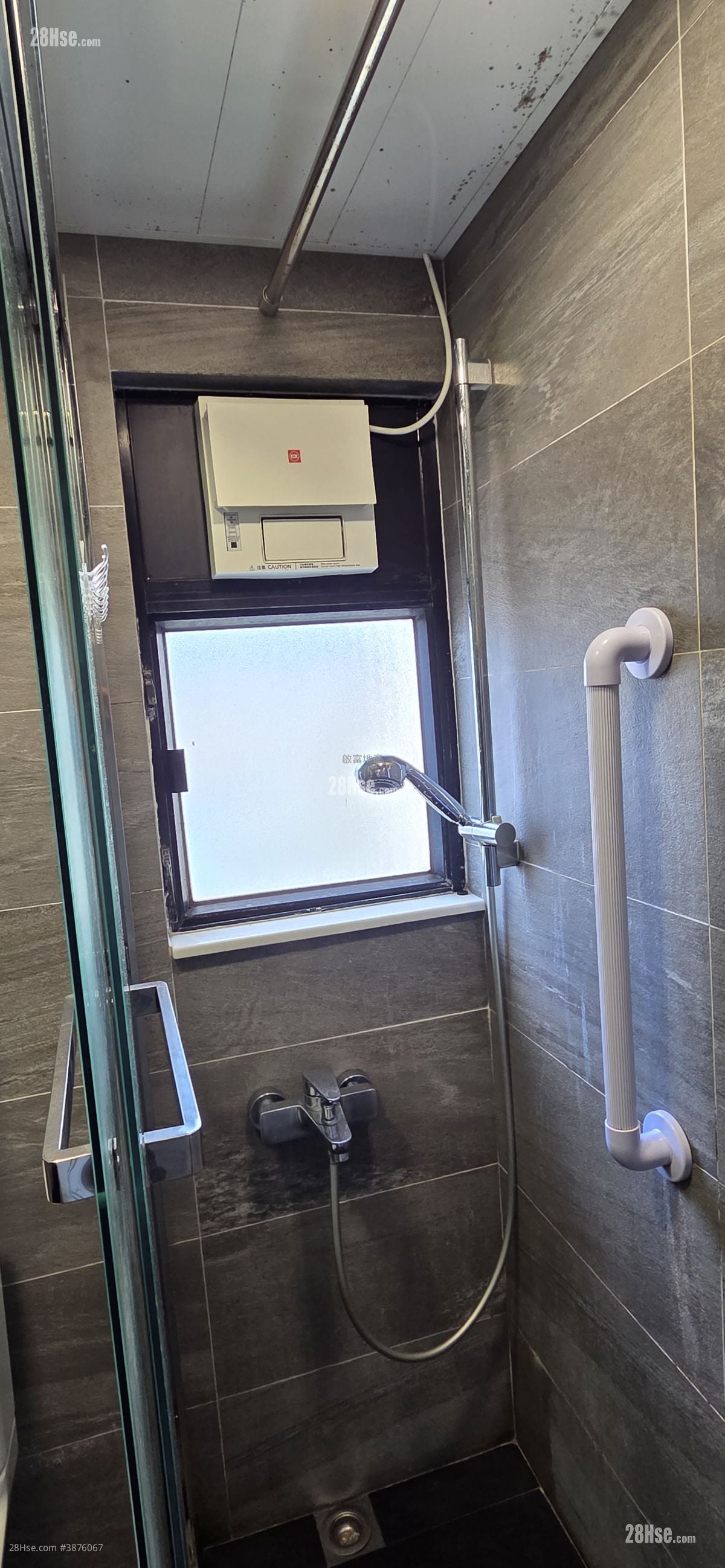 Tak Tai Court Sell 2 Bedrooms , 1 Bathroom 362 ft²