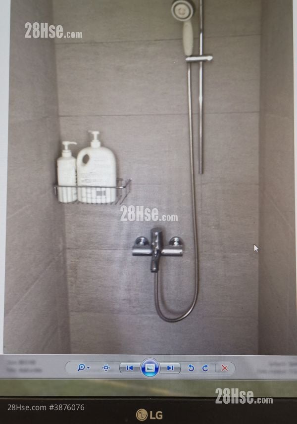 Luen Hop Building Rental Studio , 1 Bathroom 273 ft²