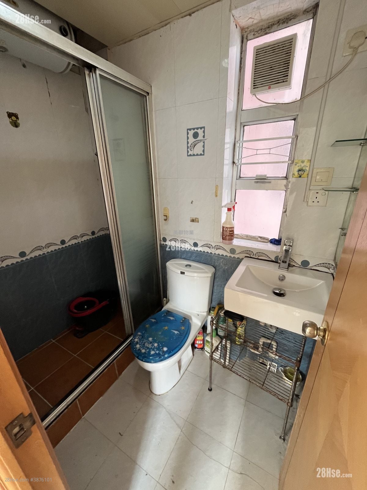 Tsuen Wan Centre Sell 2 Bedrooms 380 ft²