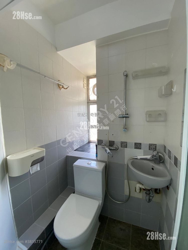 Greenwood Garden Sell 2 Bedrooms , 1 Bathroom 215 ft²
