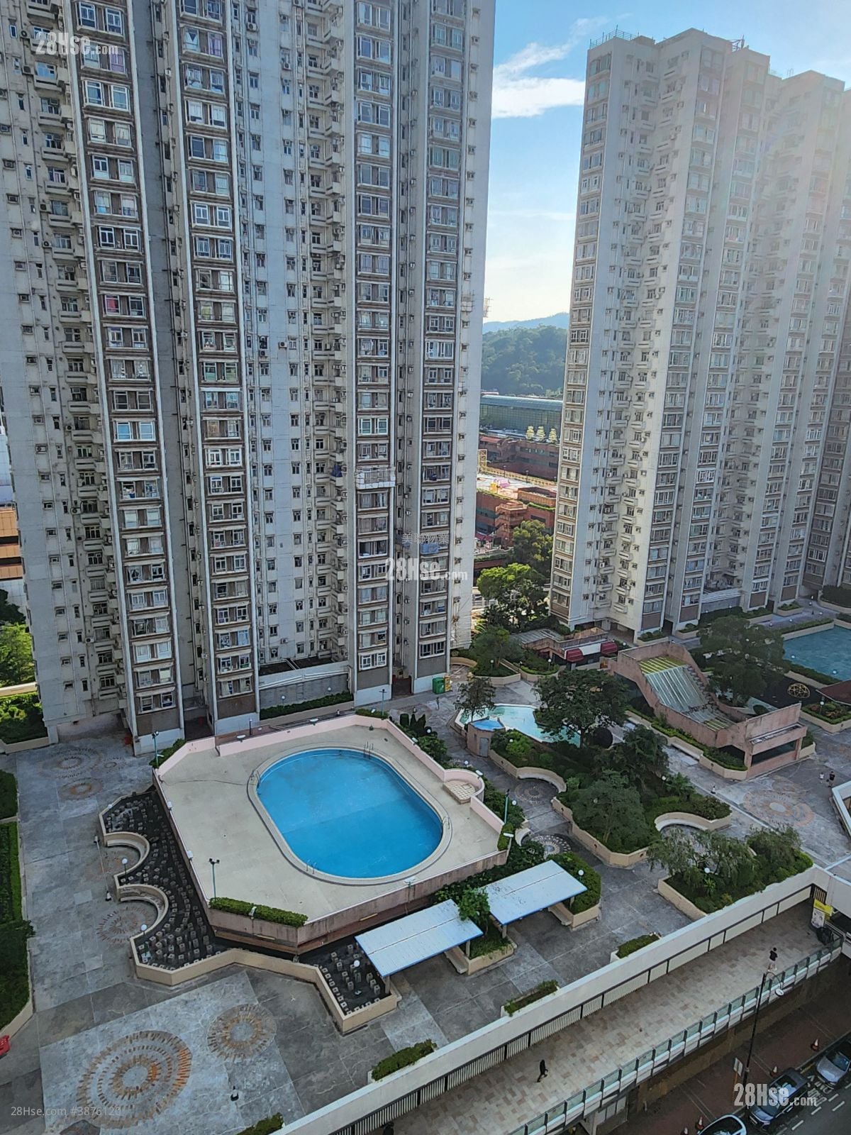 Lucky Plaza Sell 2 Bedrooms , 1 Bathroom 443 ft²