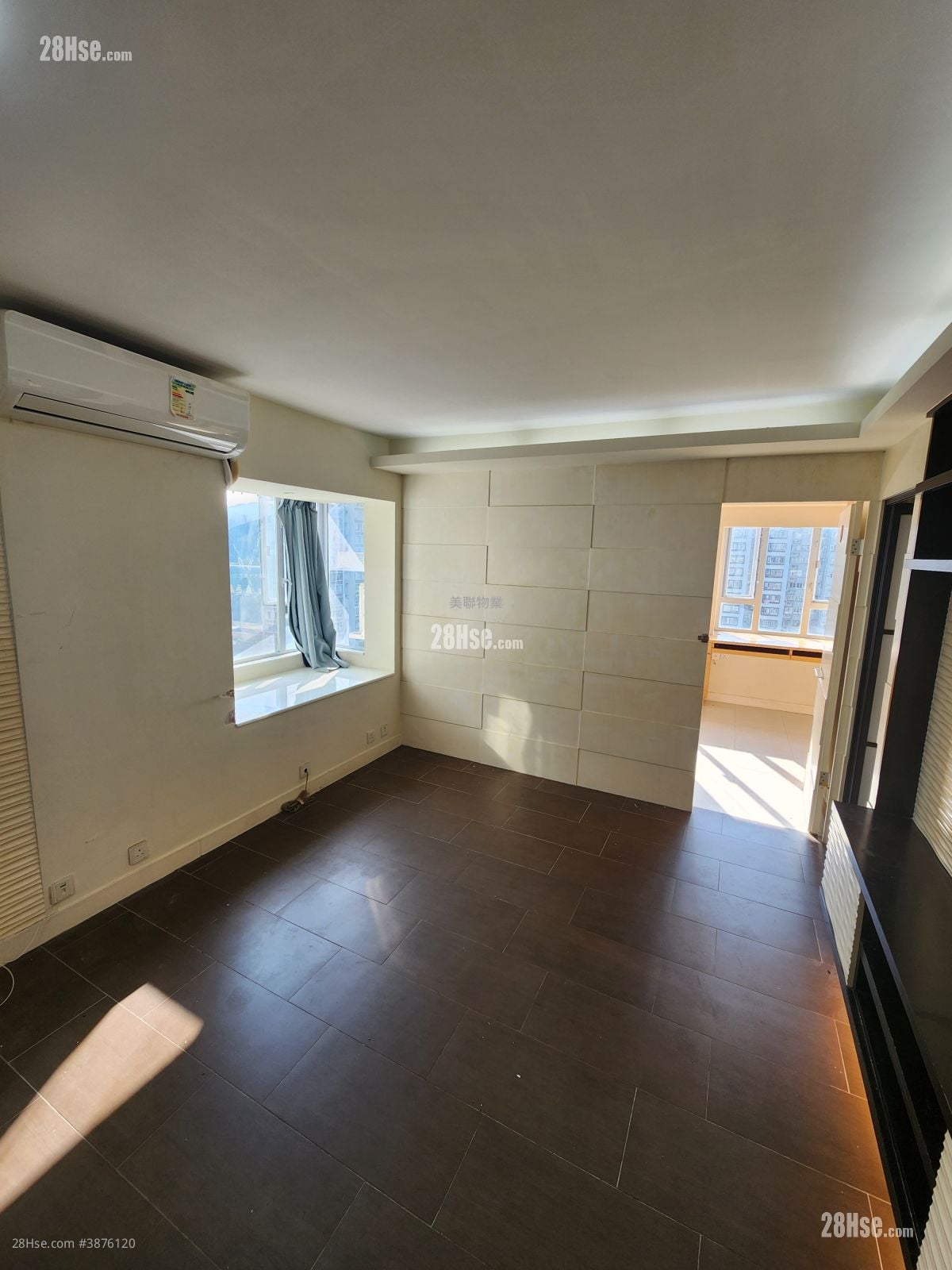 Lucky Plaza Sell 2 Bedrooms , 1 Bathroom 443 ft²