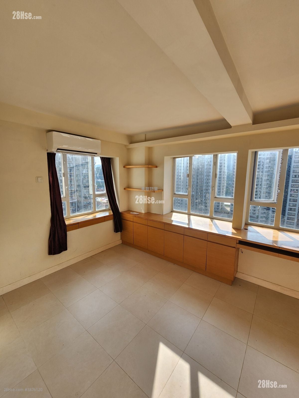Lucky Plaza Sell 2 Bedrooms , 1 Bathroom 443 ft²