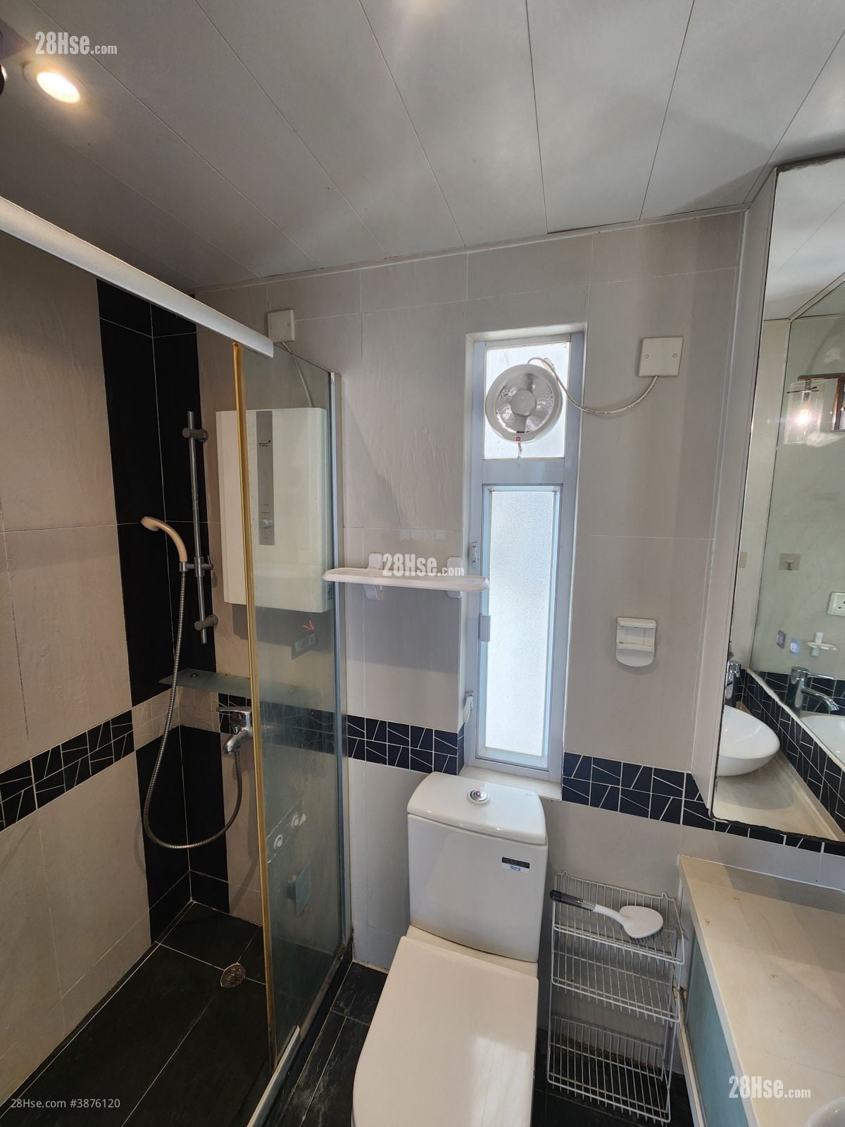 Lucky Plaza Sell 2 Bedrooms , 1 Bathroom 443 ft²
