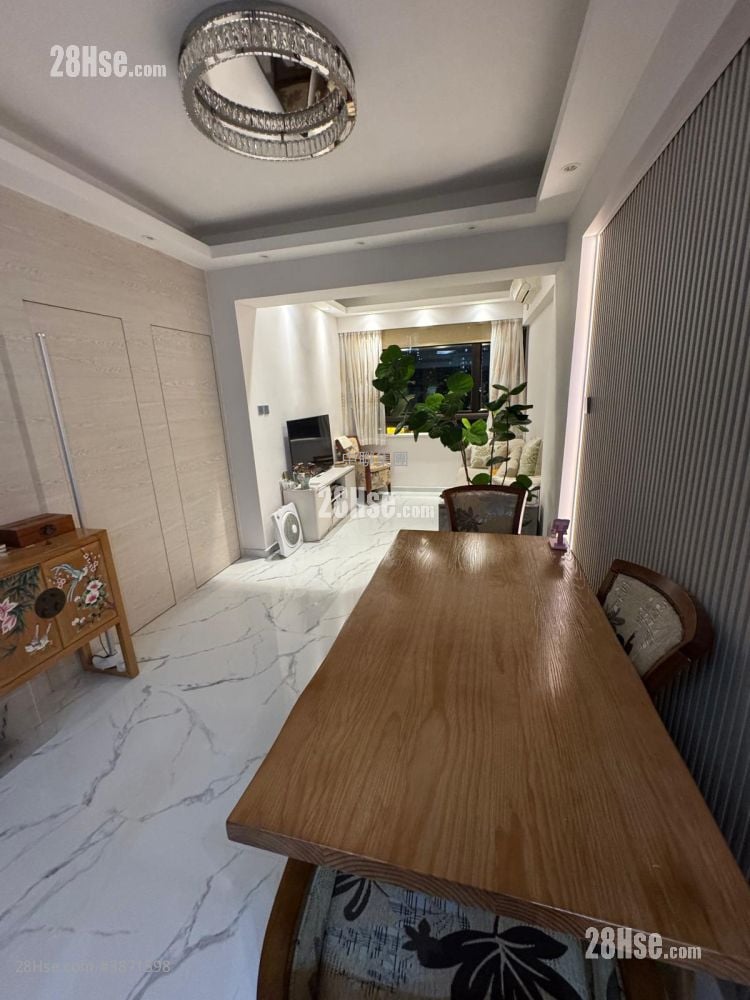 Kam Tong Building Sell 2 Bedrooms , 2 Bathrooms 640 ft²