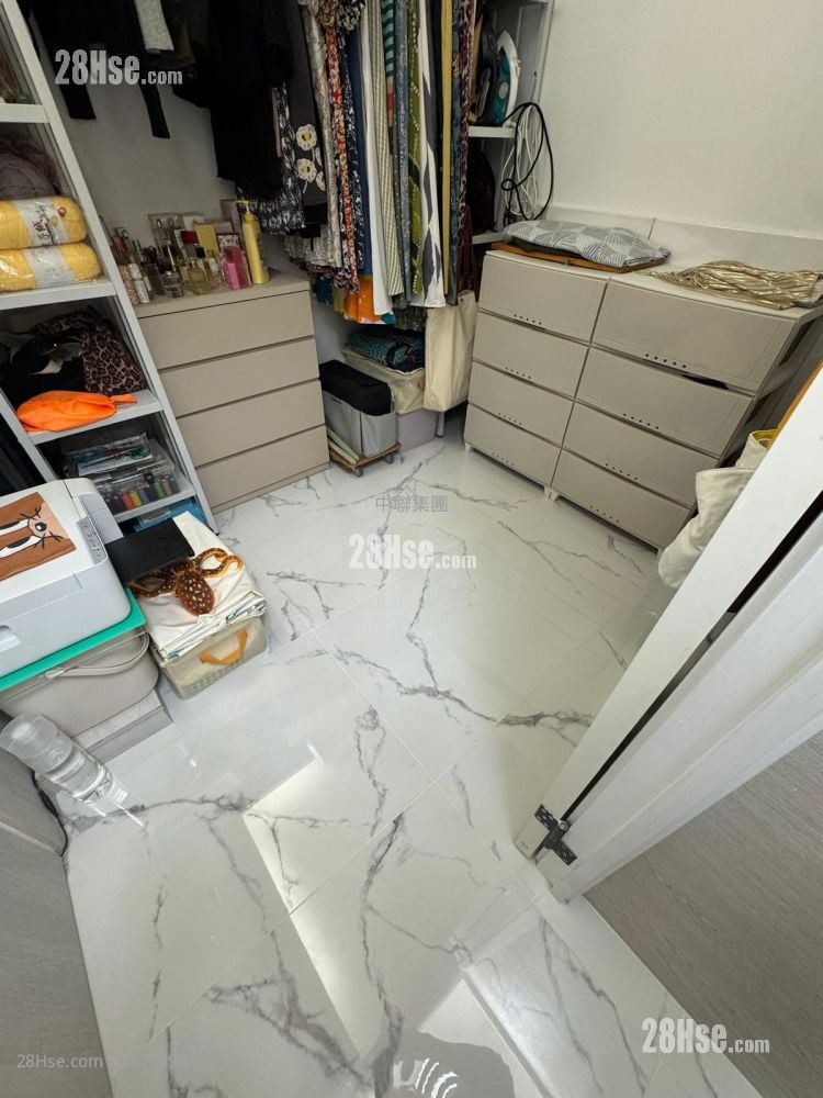 Kam Tong Building Sell 2 Bedrooms , 2 Bathrooms 640 ft²