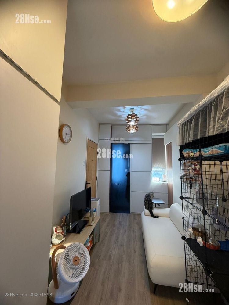 Kam Tong Building Sell 2 Bedrooms , 2 Bathrooms 640 ft²