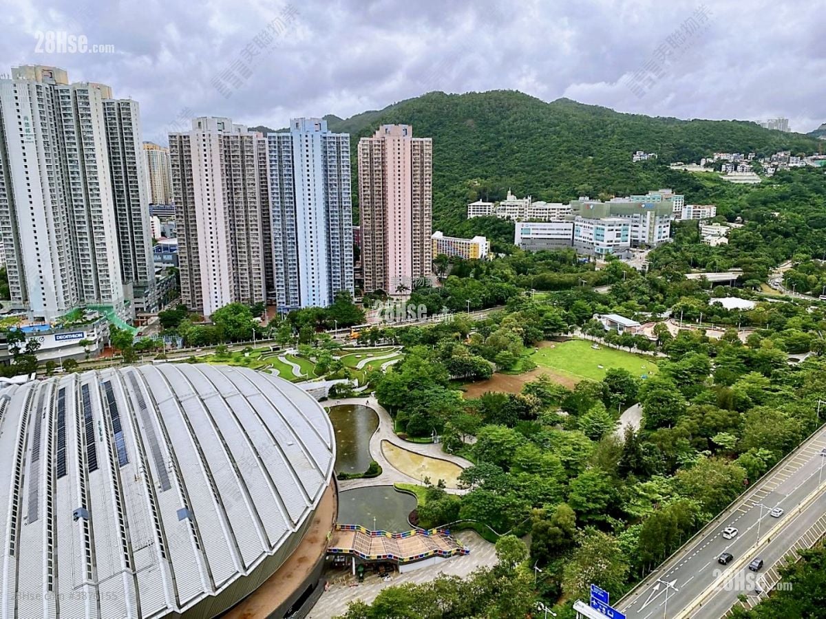 Nan Fung Plaza Sell 3 Bedrooms , 2 Bathrooms 806 ft²