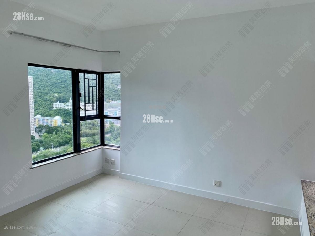 Nan Fung Plaza Sell 3 Bedrooms , 2 Bathrooms 806 ft²