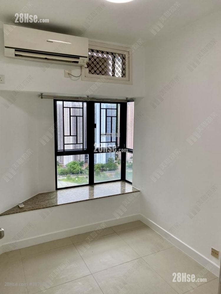 Nan Fung Plaza Sell 3 Bedrooms , 2 Bathrooms 806 ft²
