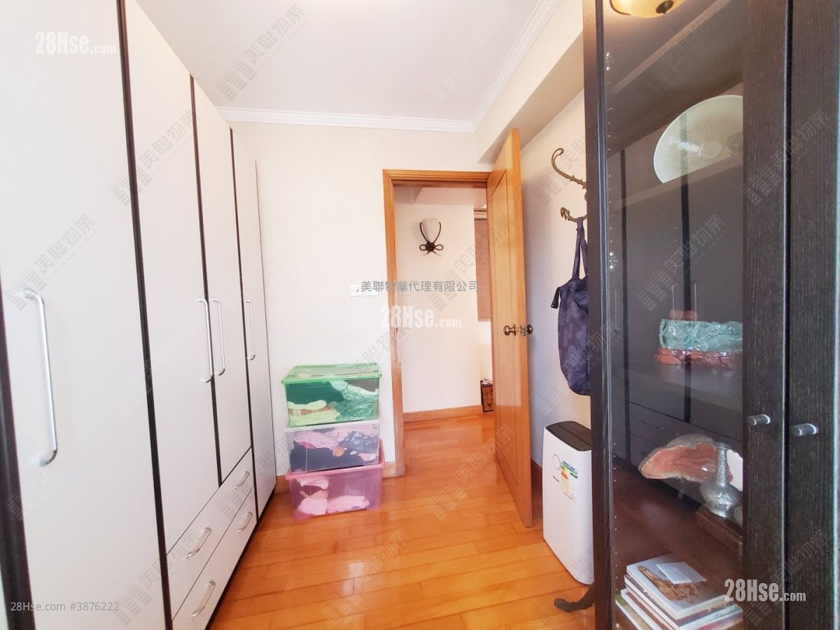 The Regalia Sell 3 Bedrooms , 3 Bathrooms 859 ft²