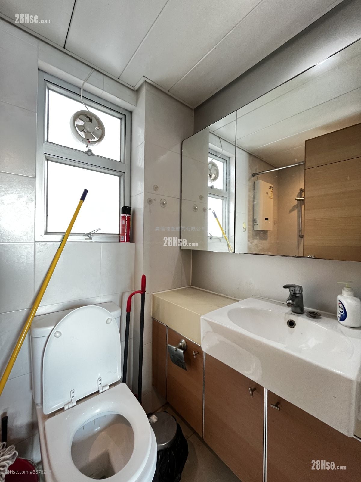 Metro Harbour View Rental 2 Bedrooms , 1 Bathroom 344 ft²