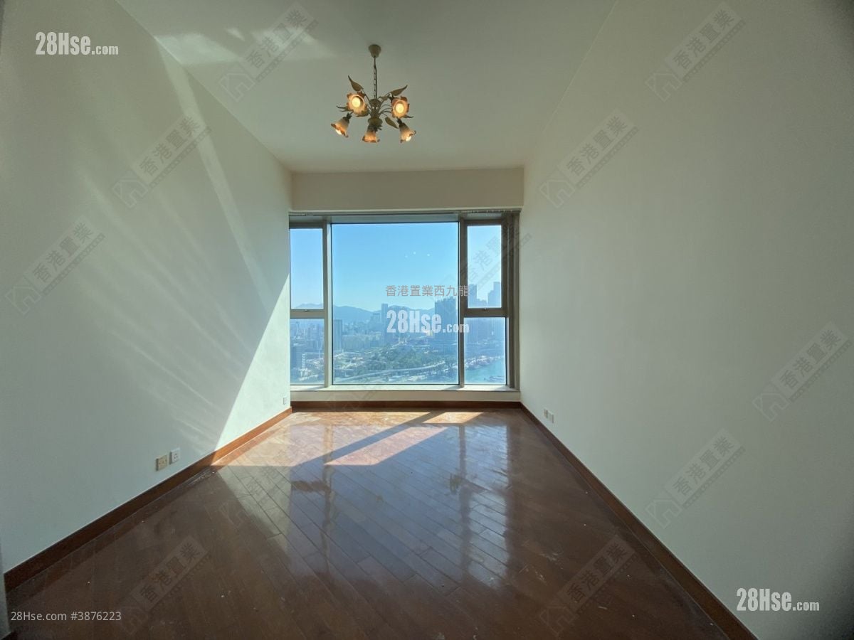 One Silversea Sell 3 Bedrooms 943 ft²
