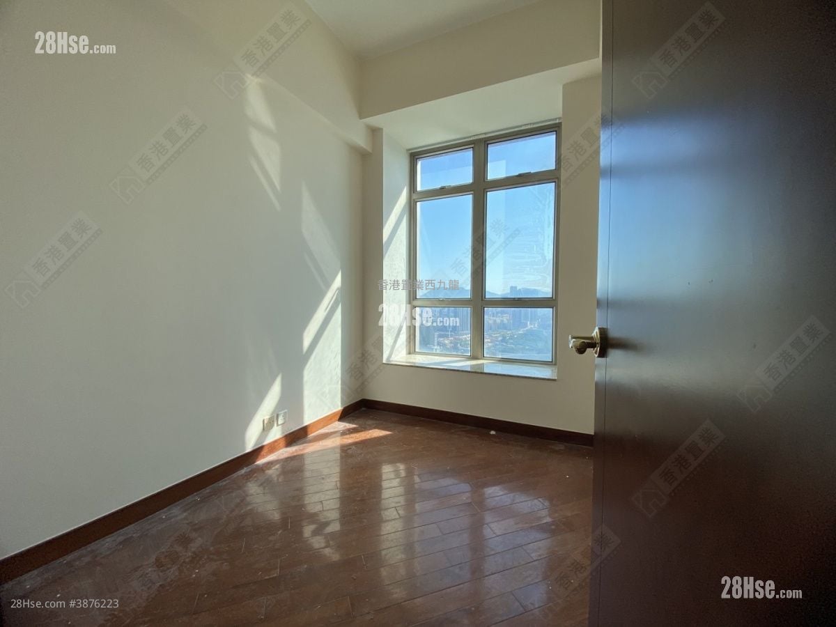 One Silversea Sell 3 Bedrooms 943 ft²