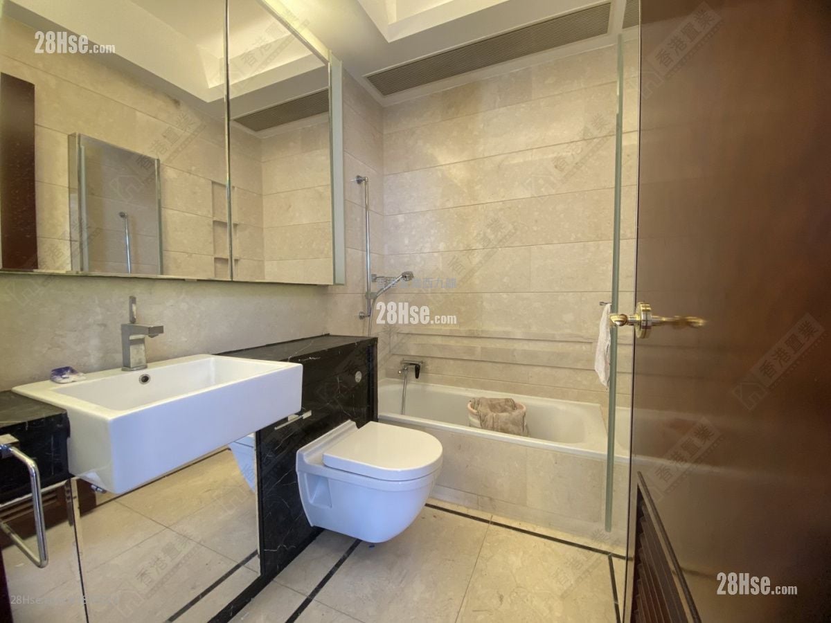 One Silversea Sell 3 Bedrooms 943 ft²