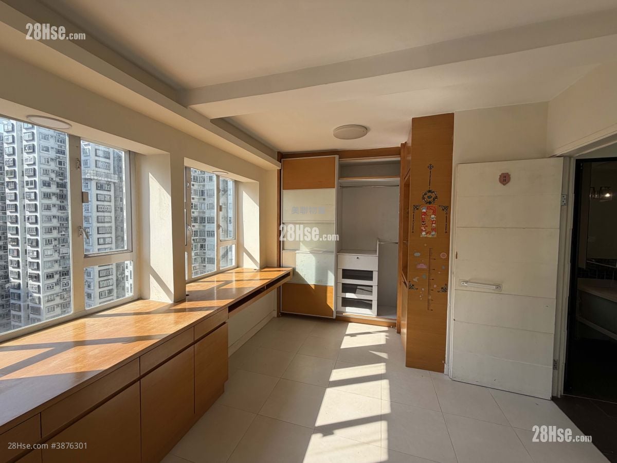 Lucky Plaza Sell 443 ft²