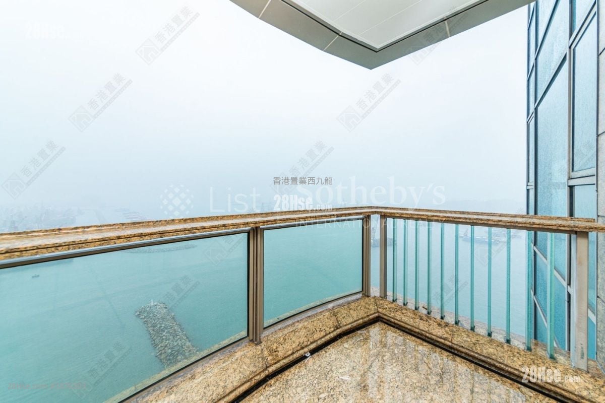 One Silversea Sell 4 Bedrooms 1,568 ft²