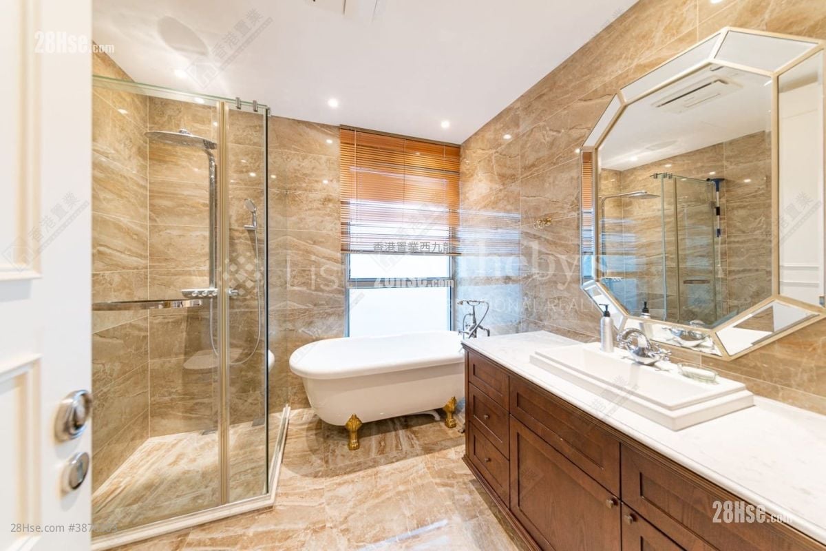One Silversea Sell 4 Bedrooms 1,568 ft²