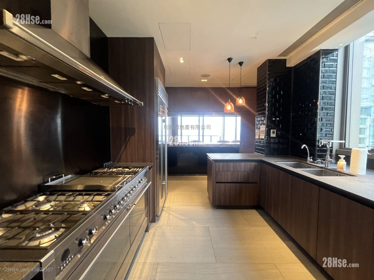 8 Chun Fai Terrace Rental 3 Bedrooms , 2 Bathrooms 3,083 ft²