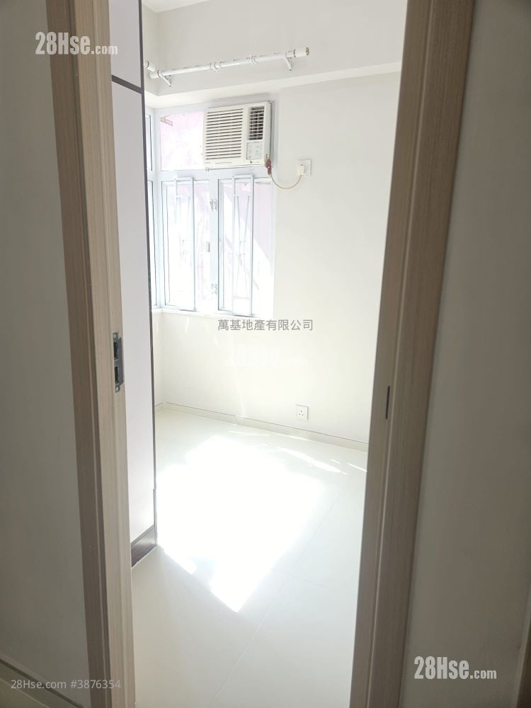 Yau Lee Building Rental 323 ft²