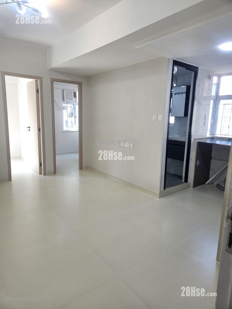 Yau Lee Building Rental 323 ft²